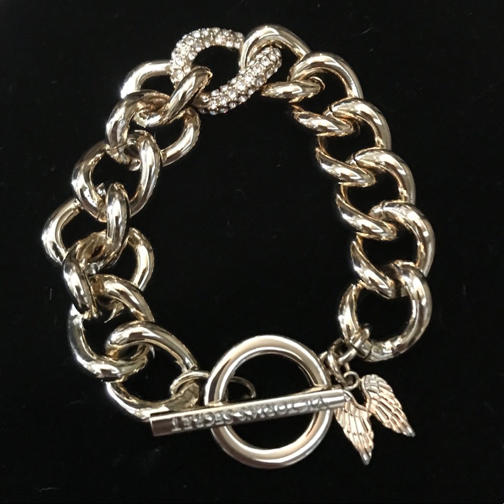 NWT Victoria Secret chain link toggle bracelet